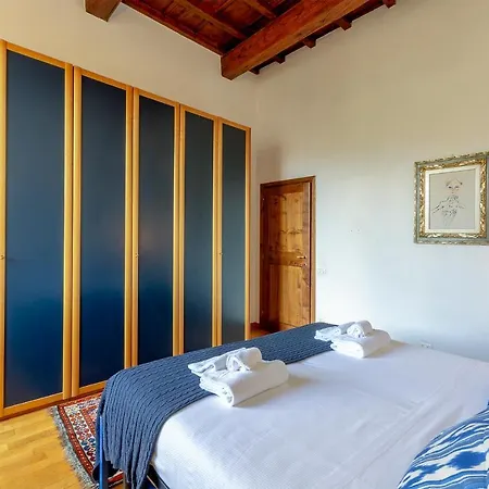 Apartment Discovering Florence
