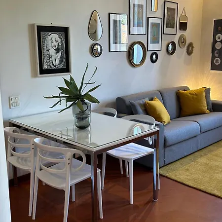 Apartment Discovering Florence